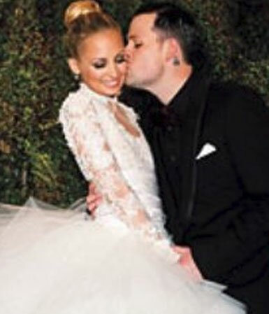 Nicole Richie Joel Madden costume halloween kiss kissing