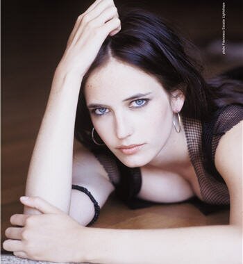 In her debut in The Dreamers 2003 Eva Green performed in numerous nude 