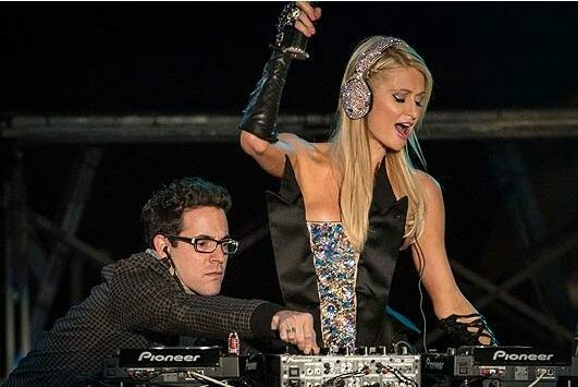 Paris-hilton-dj.jpg