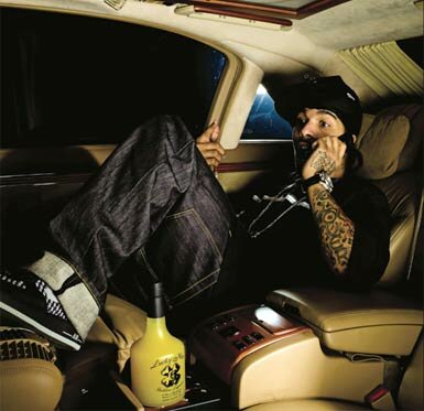 Photo of rapper Lil Flip on cellphone