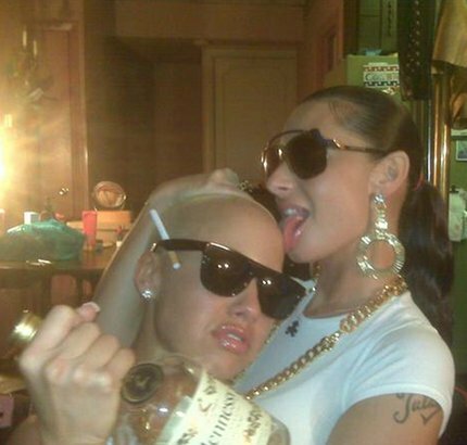 Picture of Amber Rose Getting Head licked by Sister or Girlfriend?