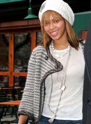 Photo of Beyonce with no make-up, meets Jay-Z for lunch at Bar Pitti