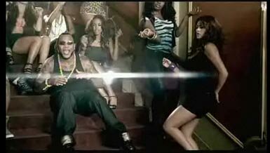 Photo of Flo Rida in the music video Jump