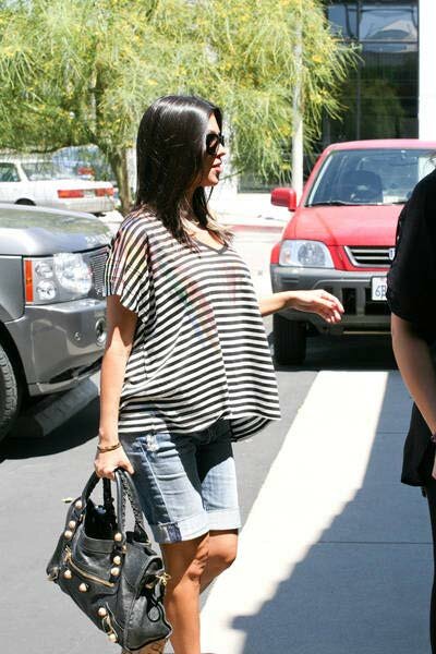 Photo of Kourtney Kardashian pregnant