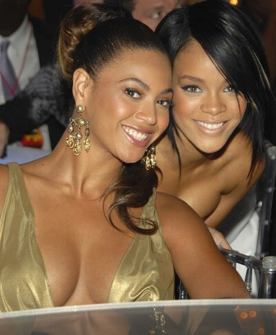 Photo of Beyonce Knowles and Rihanna pictured together