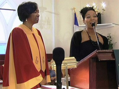 Photo of singer Monica and her mother Marilyn Best sings Precious Lord at Church