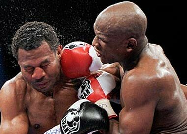 Photo of Floyd Mayweather Jr vs Sugar Shane Mosley