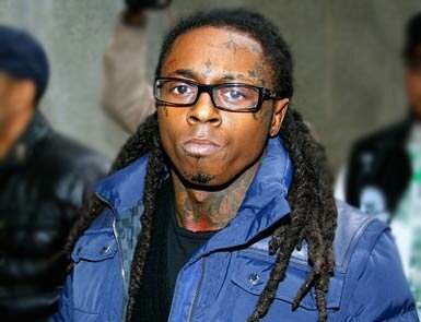 Photo of rapper Lil Wayne arriving to court