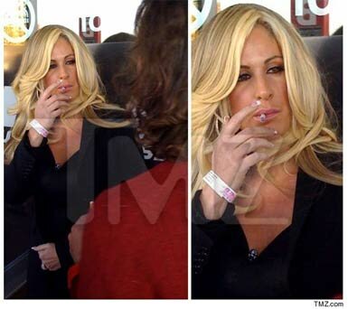 Photo of Kim Zolciak pregnant and smoking picture