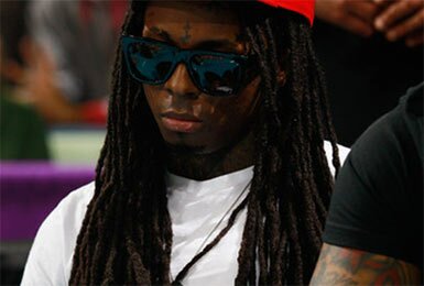 Picture of rapper Lil Wayne at basketball game