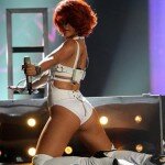 Photo - Rihanna performs at 2011 Billboard Music Awards